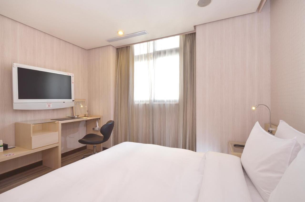 Yomi Hotel - Shuanglian Mrt Tchaj-pej Exteriér fotografie